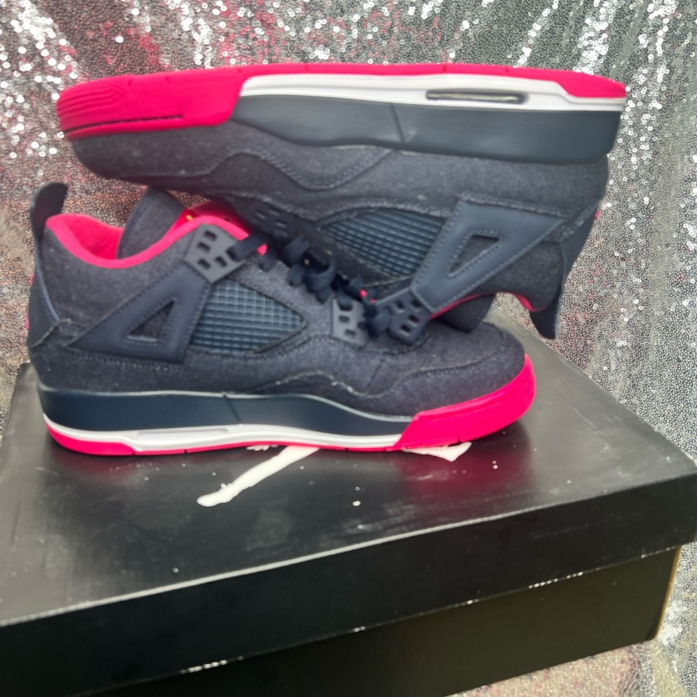 Jordan Women's Sneakers in Navy and Pink